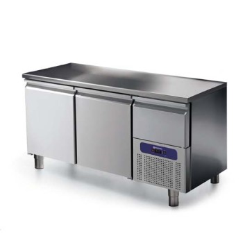 Tavolo refrigerato 2 porte GN 1/1 con cassetto refrigerato su vano motore, -2 °/+8 °C