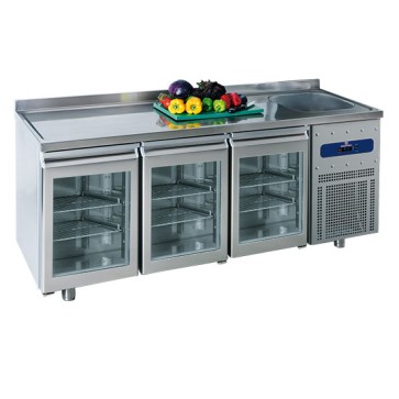 Tavolo refrigerato da 700 mm a 3 porte a vetro con vasca 35x40x20h cm a destra e alzatina, -2°/+8°C